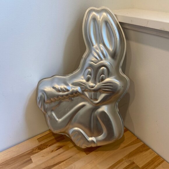 Vintage Wilton Bugs Bunny Cake Pan 1978 Warner Bros Aluminum Cartoon Bakeware 14 - Picture 6 of 9